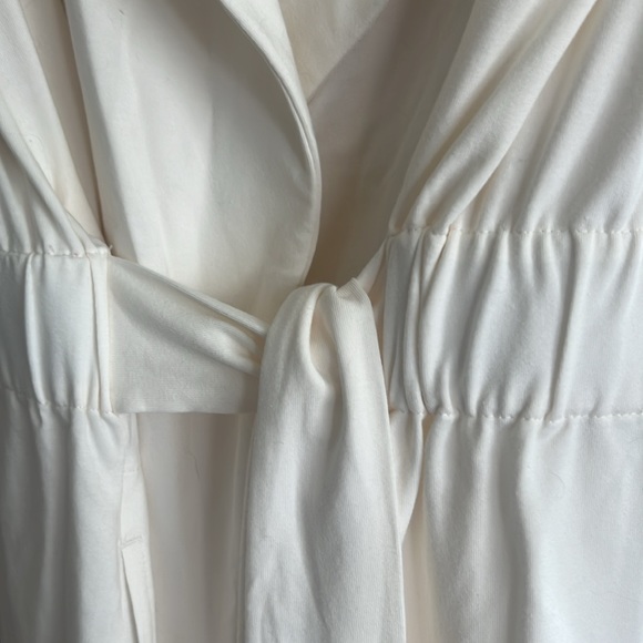 Soma creamy soft robe S/M was a gift is a bit small oh yea pockets too๐๐ธ - Picture 2 of 4